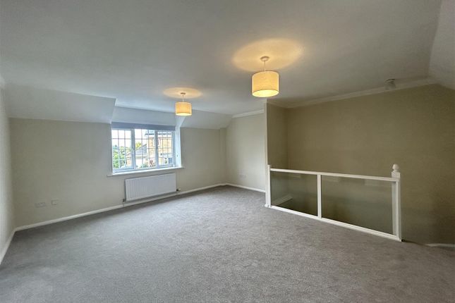 12, Eames Orchard, Ilminster photo 3