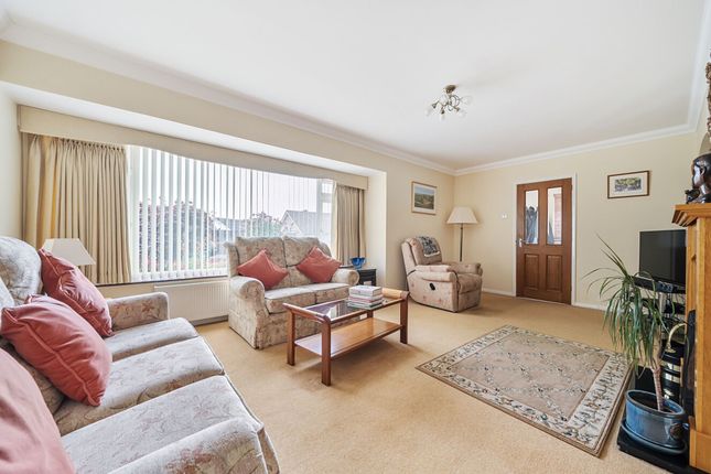 6 Ormesby Crescent, Bognor Regis photo 2