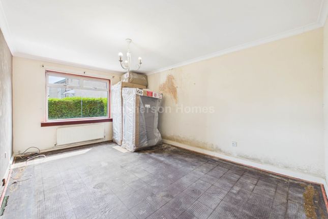 32, Ness Avenue, Johnstone photo 2