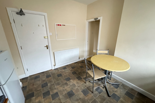 11, Salisbury View, Leeds photo 4