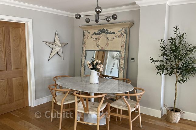 84, Lower Street, Pulborough photo 3