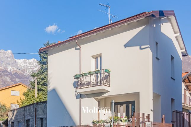 Thumbnail Detached house for sale in Via S. Giovanni Bosco, 4, Mandello Del Lario, Lecco, Lombardy, Italy