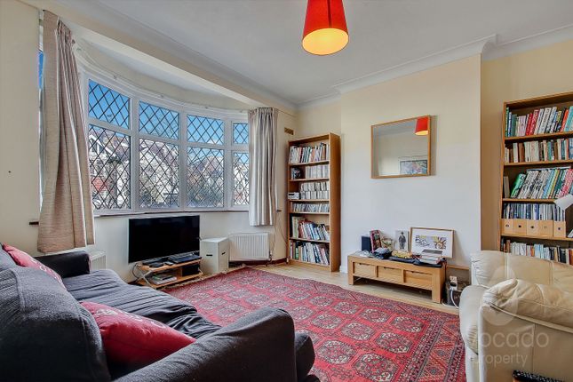 99a Ashurst Road, London, Greater London photo 2