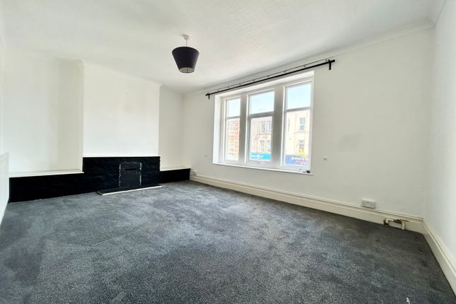 245A, BRISTOL photo 4