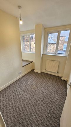 Detached house to rent in Gladstone Road, Scarborough
