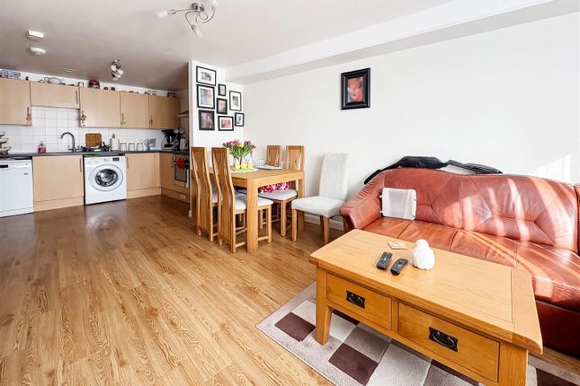 Flat 7, The Regent Building, Terminus Road, Littlehampton photo 4