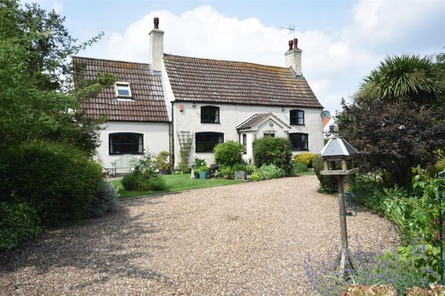 Cottage for sale in Middle Holme Lane, Sutton-On-Trent, Newark