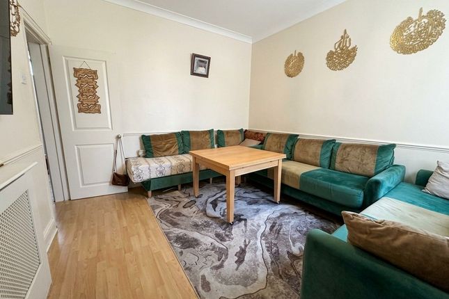 10, Abbots Road, London photo 5