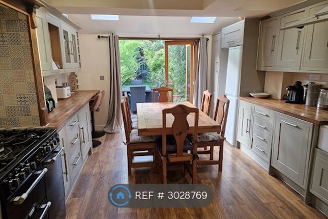 Clarence Road, Fleet photo 2