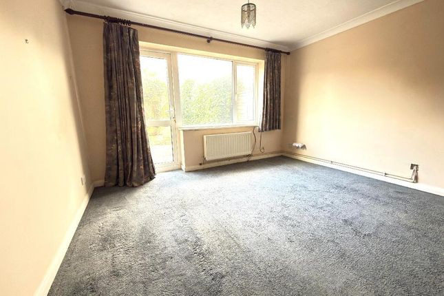 5, Spurcroft, Luton photo 3