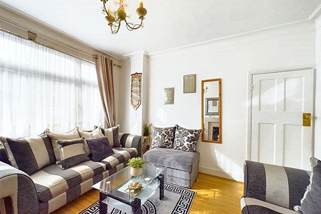 End terrace house for sale in Bexhill Road, London
