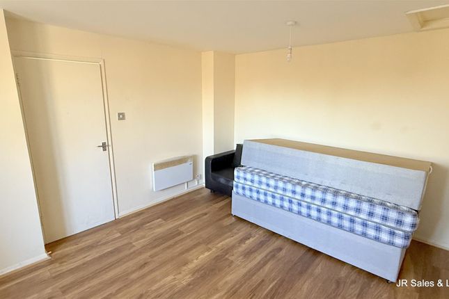 Flat 5, Napier Court, Flamstead End Road, Cheshunt Waltham Cross photo 5