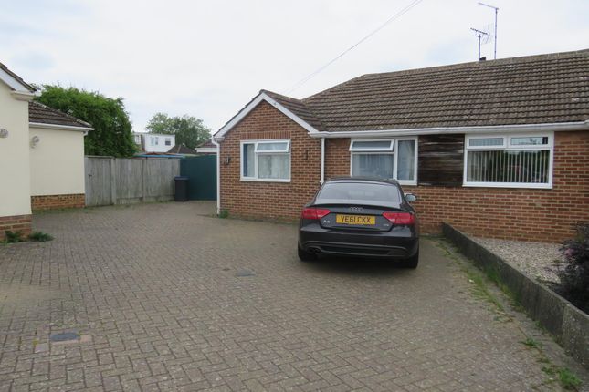Bungalow to rent in Chaucer Close, Canterbury