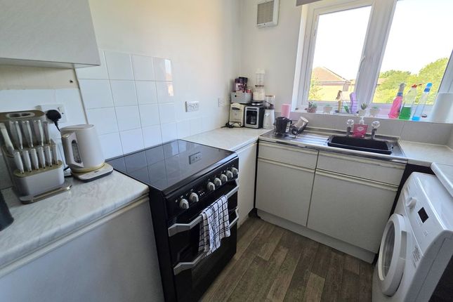 54, Lesney Gardens, Rochford photo 4