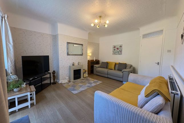 6, Towers Avenue, Maghull photo 2