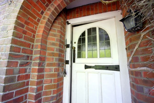 21, Manor Road, Lymington photo 3