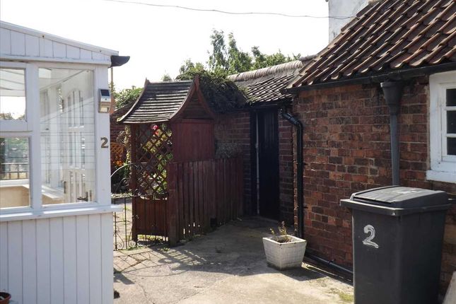 Cottage to rent in Sycamore Lane, Barlborough, Chesterfield
