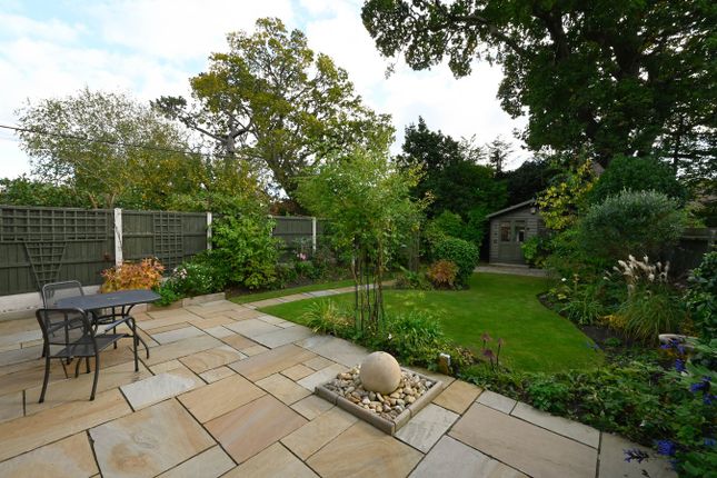 19, Greenhill Close, Wimborne photo 2