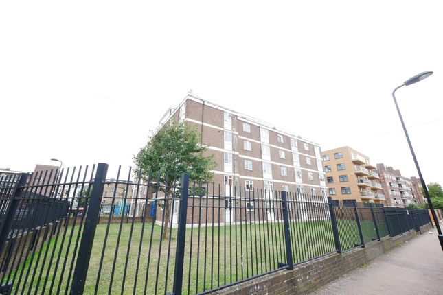 Flat for sale in Stanway Court, Hoxton