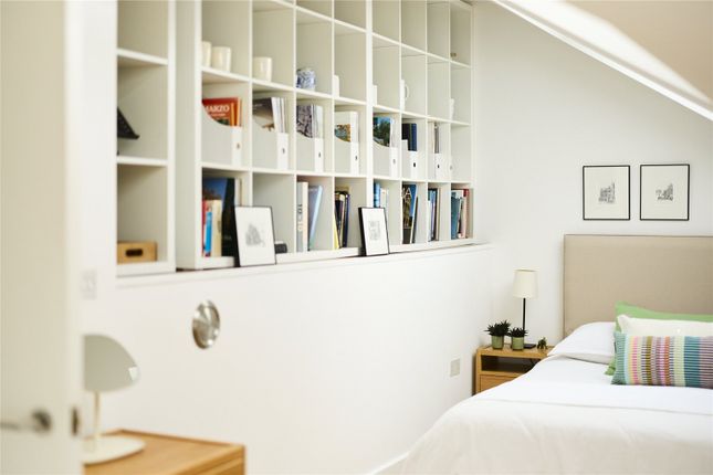 4, Essex Mews, London photo 3