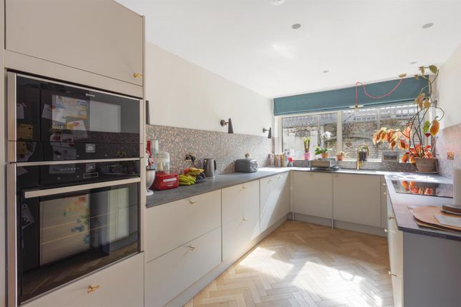 2, Quantock Mews, London photo 4