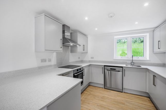 Thumbnail Terraced house to rent in St. Vincents Lane, London