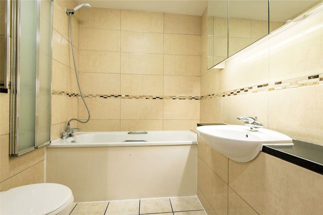 Flat 9, 95, Fetter Lane, London photo 4