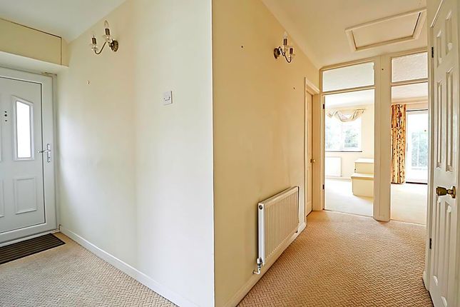 121, Clifton Avenue, Benfleet photo 4