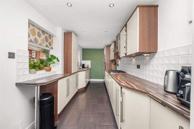 75, Moorfield Road, Salford photo 4