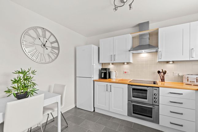 17 Juniper Drive, Aylesbury photo 2