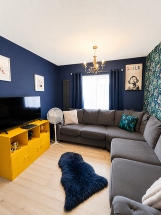41, Ellement Close, Pinner photo 3