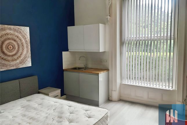 Room 6, 2, Park Drive, Huddersfield photo 2