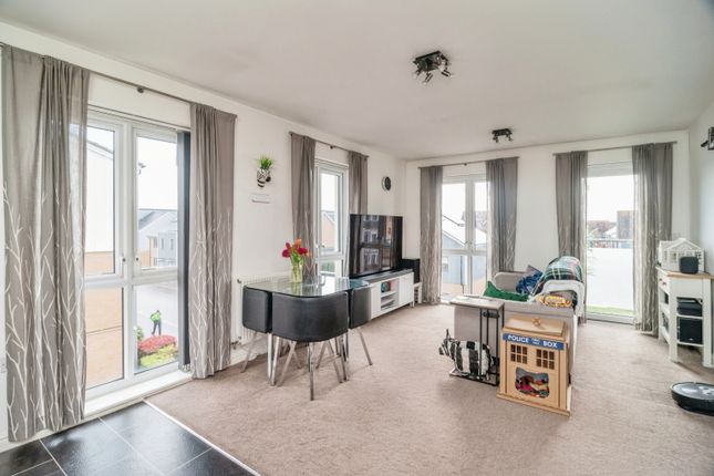 Thumbnail Flat for sale in Fairlane Drive, South Ockendon