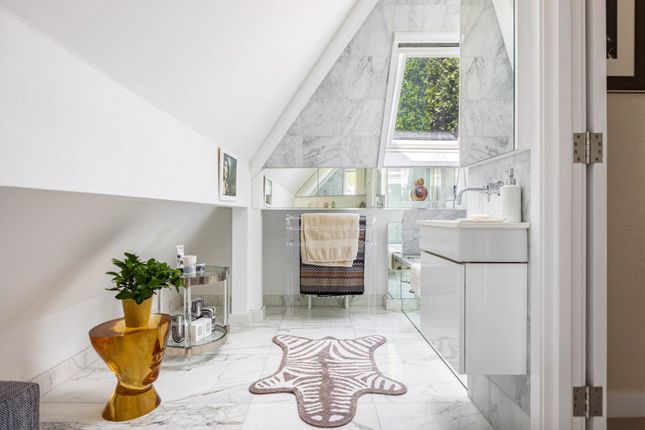 Flat for sale in Cathcart Road, Chelsea, London