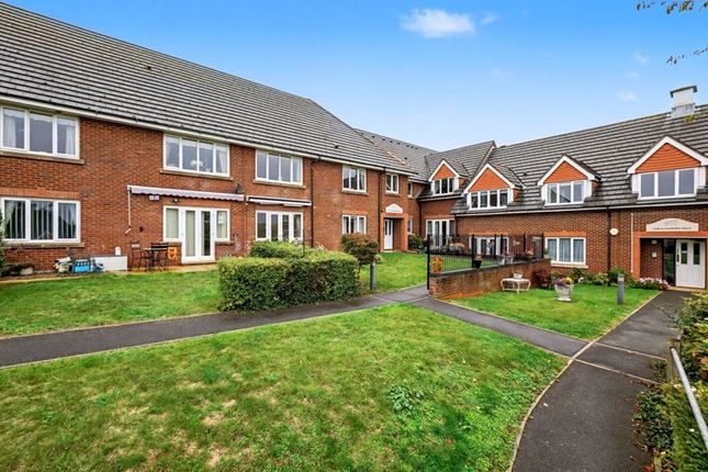 2-bed house on 62 Alexandra Walk, Prince Charles Avenue, Dartford, £240,000