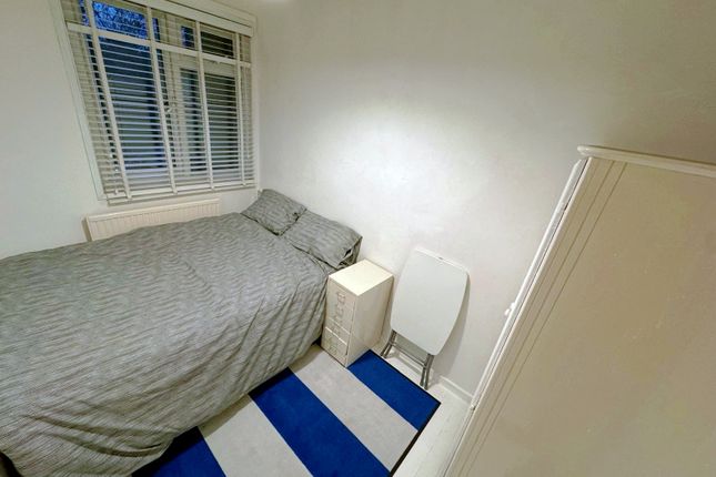 To Let, Rent -  Single Room Near Brick Lane, London, E2 - Maxwellproperties.Co.uk
