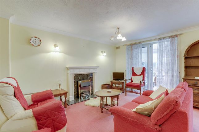 28 Maple Cottages, Derby photo 2