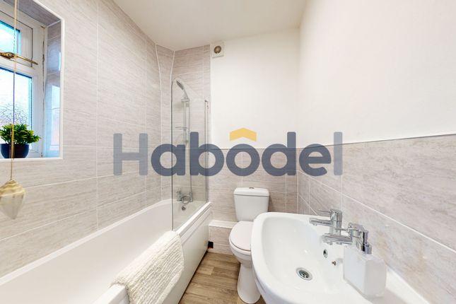 2 Athol Gardens, Carr Hill, Gateshead photo 2