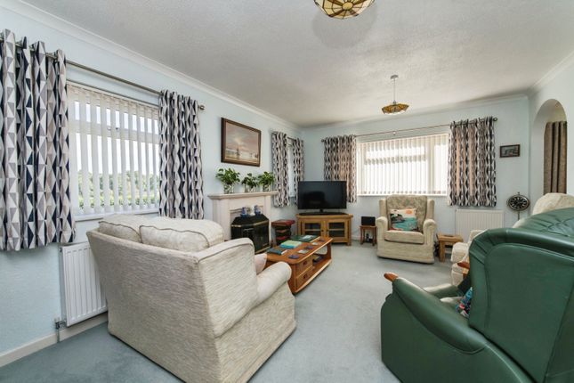 149, Parkside Drive, Devon photo 2