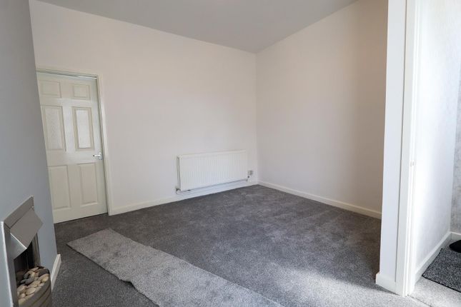 28, Throstle Bank Street, Hyde photo 4
