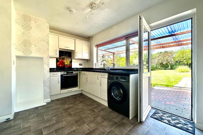 10, Trenton Close, Camberley photo 4