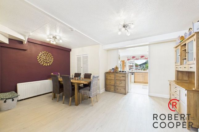 5, Lea Crescent, Ruislip photo 3
