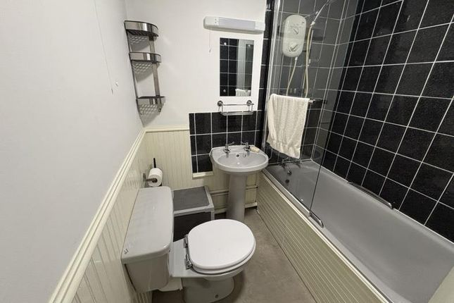Flat 7, Mariners Court, Mariners Close, Bridgwater photo 3
