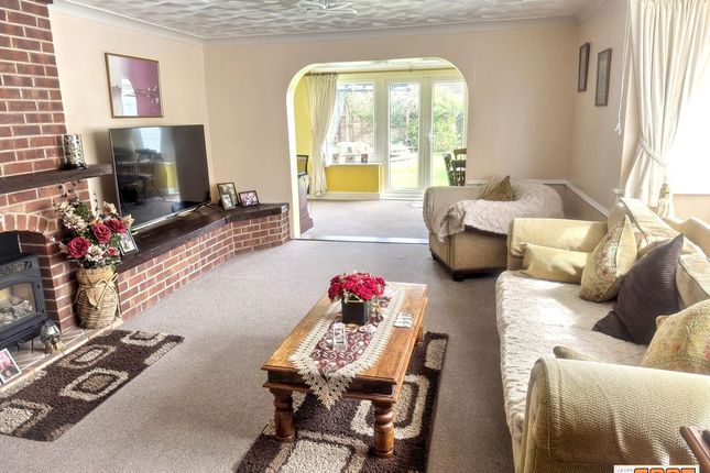 16, Haslemere Gardens, Hayling Island photo 2