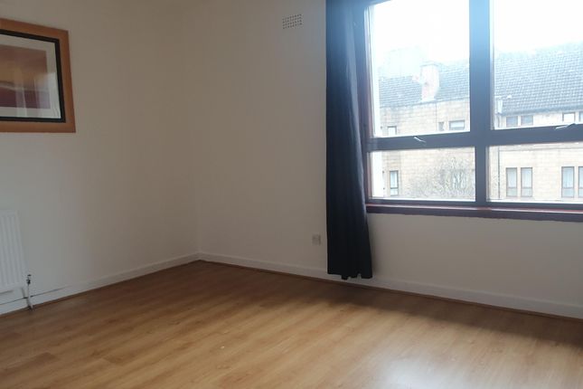 Flat to rent in 2/1, 215 Deanston Drive, Glasgow