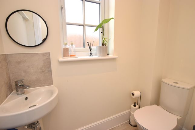 4, Bradshaw Close, Huntingdon photo 3