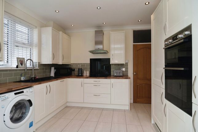 93, Walsingham Road, Southend-on-sea photo 3