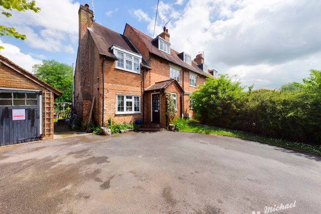 Thumbnail Cottage for sale in Risborough Road, Little Kimble, Aylesbury
