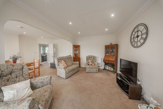 64 Edward Road, Haywards Heath photo 4