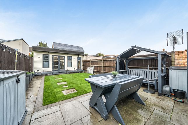 Rosemead Avenue, Surrey photo 3